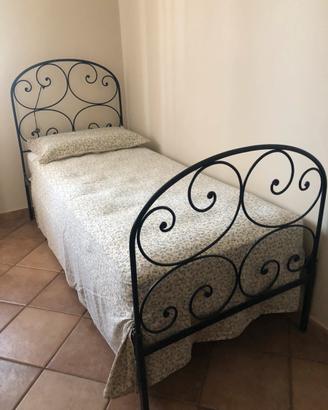 Letto singolo in ferro battuto