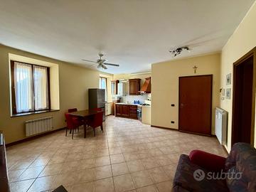 CAPRIATE SAN GERVASIO ,BILOCALE CON BOX