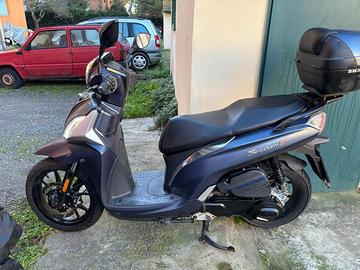 Scooter Sym symphony st 125