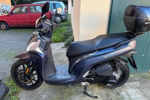 Scooter Sym symphony st 125