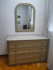 Set comò, comodino e specchiera classici