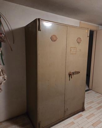 cassaforte LIPS vago sodan Milano originale d'epoc