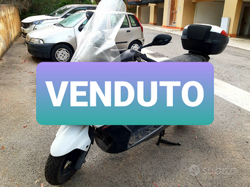 KYMCO DOWNTOWN 300i + bauletto originale + allarme