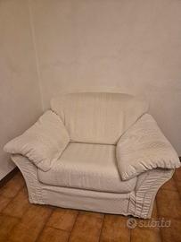 coppia di poltrone beige