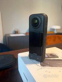 Insta 360 x4 + bastone invisibile 114 cm