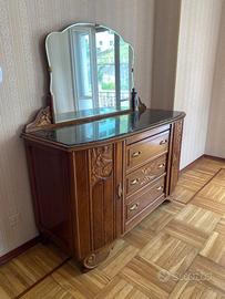 Mobili vintage (madia specchio e due comodini)