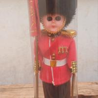 Bambola guardia reale