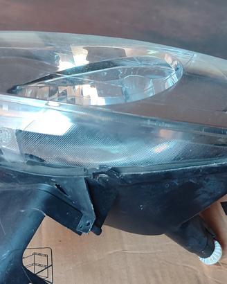 fanale anteriore sinistro xsara picasso 