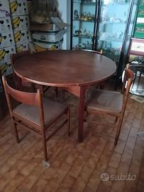 tavolo rotondo con 4 sedie vintage 