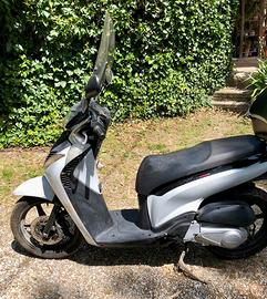 Motorino SH 125 bianco