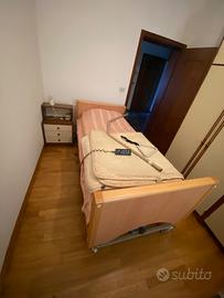 Letto automatico per degenza con sponde