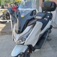 Honda forza 300
