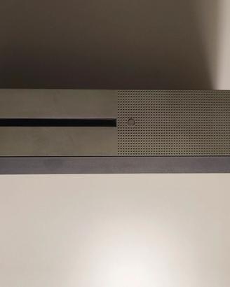 Xbox One S con 2 controller e 12 videogiochi