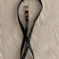 Cintura nera sottile con borchiette dorate