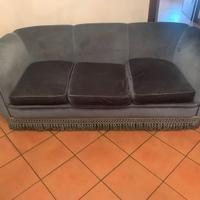 Coppia di Divani tre e due posti in velluto