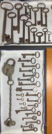 Lotto di 35 Chiavi Antiche in ferro Fine '800 '900