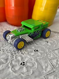 Macchina Hot Wheels VERDE scambi con BLU o ROSSA