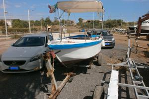 Barca di Mt, 4,20 con motore fuoribordo Mercury 5c