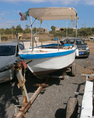 Barca di Mt, 4,20 con motore fuoribordo Mercury 5c
