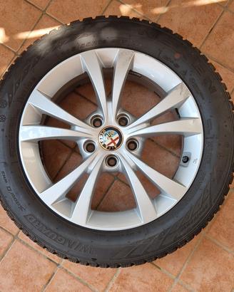 Set cerchi Alfa da 16 con gomme invernali