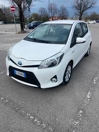 Toyota Yaris Hybrid - adatta per neopatentati