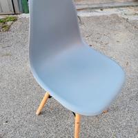 Sedie stile Eames Plastic