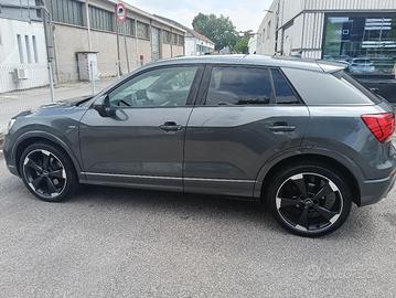AudiQ2 S line Limited edition grigio Daytona