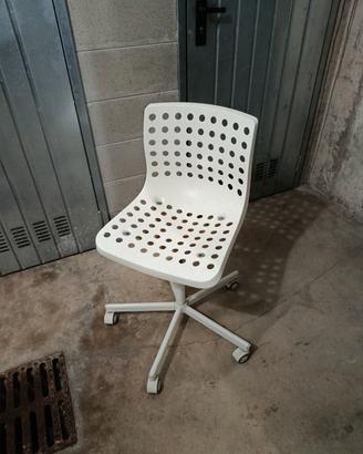 sedia girevole con rotelle skalber ikea