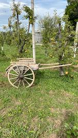 Carro antico in legno