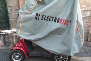 Scooter elettrico per anziani o disabili. 