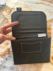 Cuatodia documenti BMW