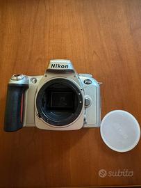 Nikon F55 analogica
