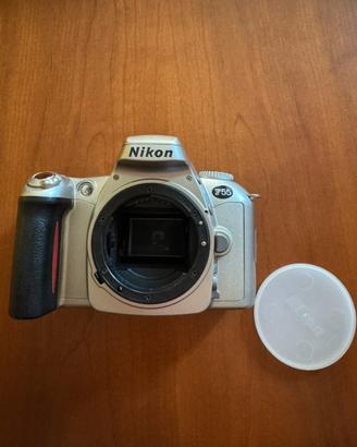 Nikon F55 analogica
