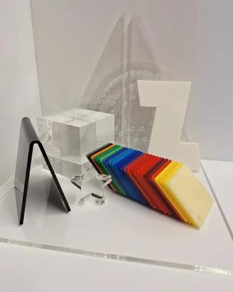 Plexiglass oggettistica e pannelli su misura