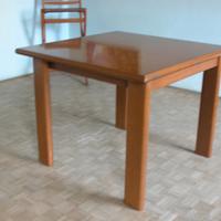 Tavolo quadrato a libro raddoppiabile