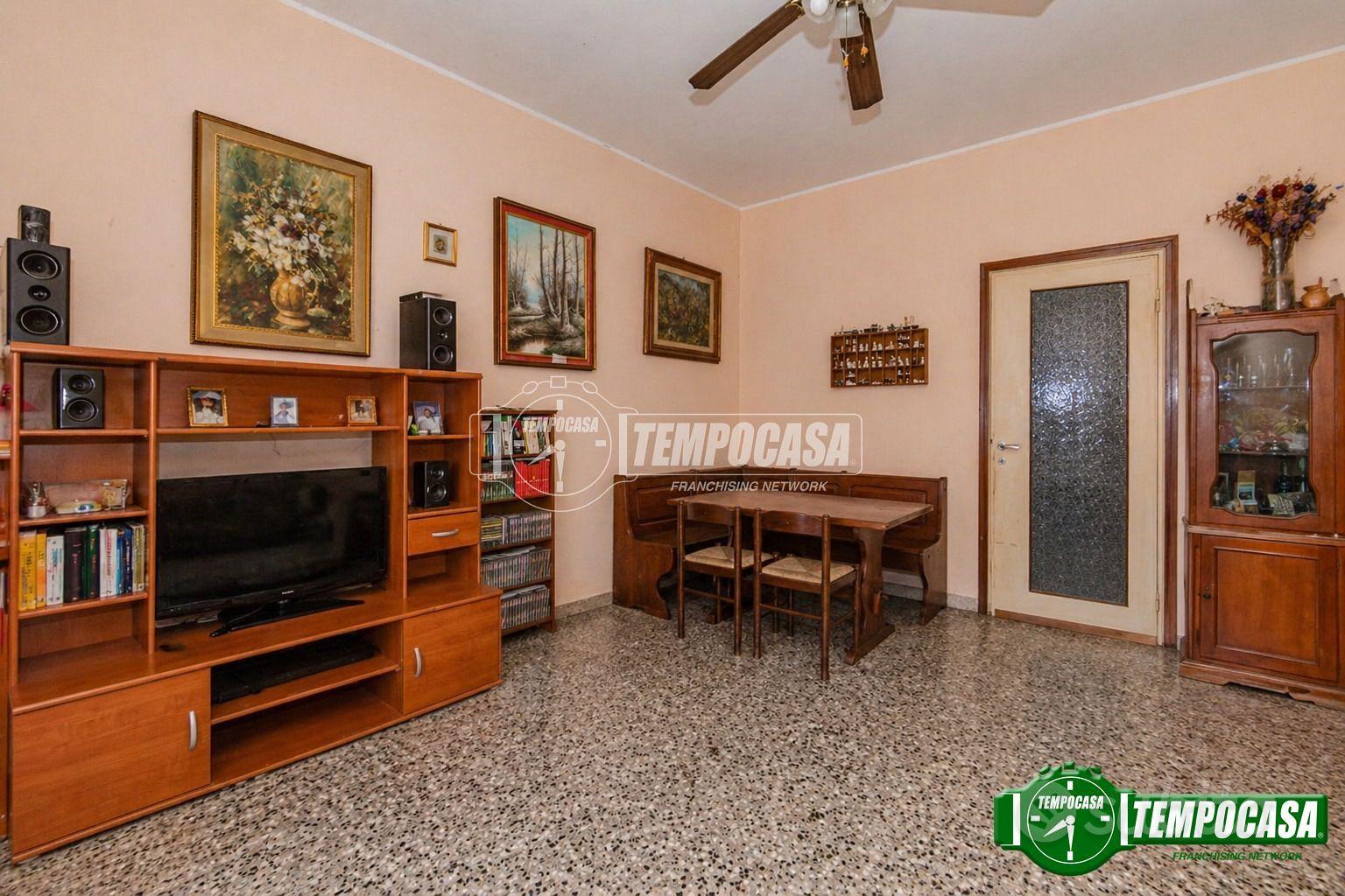 Voghera - Via Piave - 4 locali + BOX - Vista 3