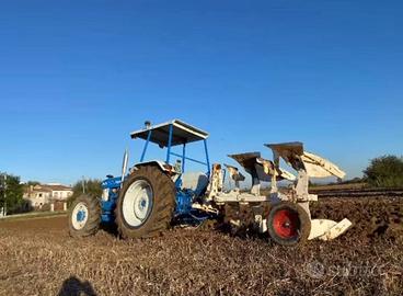 Aratro bivomere moro