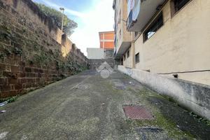 AUTORIMESSA A POLLENA TROCCHIA