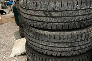 Pneumatici Michelin 225/75/16 CP.