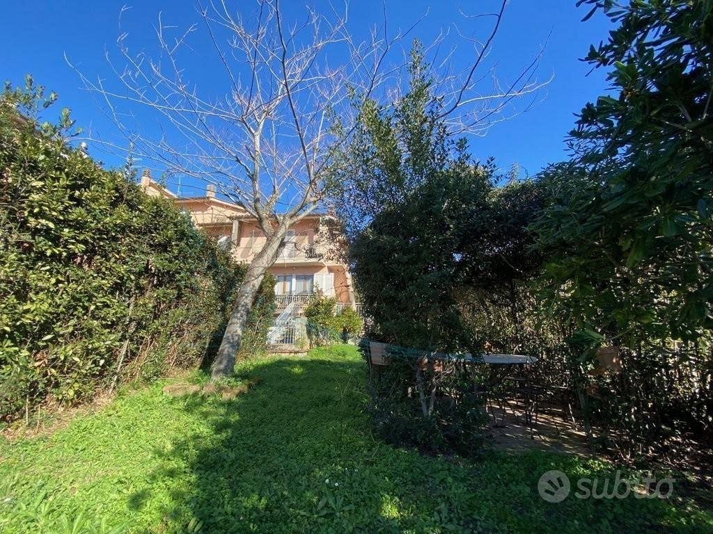 Appartamento di 85 m² con 4 locali e box auto a Ro - Vista 2