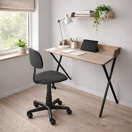 Scrivania e sedia con rotelle
