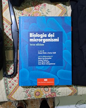 libro di Biologia dei microrganismi