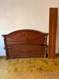 letto e specchio 