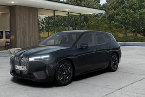 BMW iX xdrive40 pacchetto sportivo