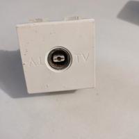presa antenna tv livinglight bticino