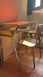 Tavolo e sedia