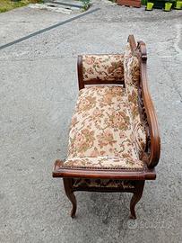 divanetto da arredamento 