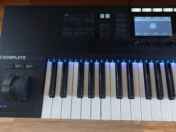 Komplete Kontrol S49 MK2 + Licenza Komplete 14 Ult