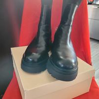 Anfibi donna Stradivarius n.40 neri