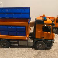 2 camion spargisale bruder